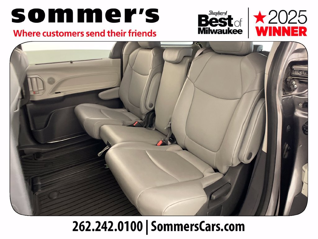 Used 2022 Toyota Sienna XLE FWD image 22