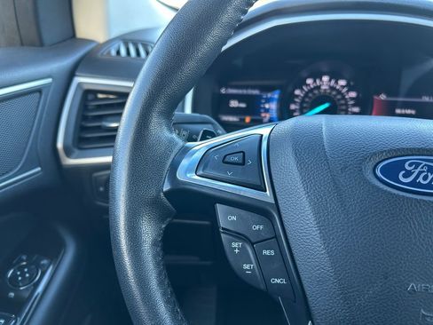 Used 2020 Ford Edge SEL image 17