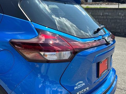 New 2025 Nissan Kicks Play S image 11