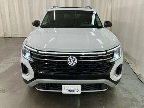 Used 2024 Volkswagen Atlas Peak Edition SE AWD/4WD image 11