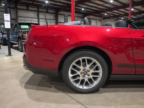 Used 2012 Ford Mustang Premium image 9