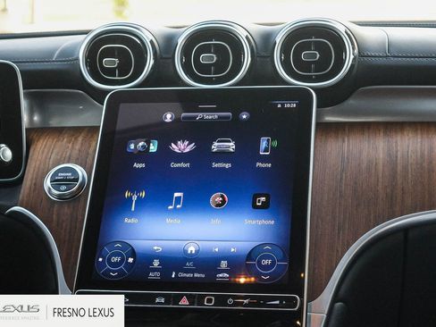 Used 2023 Mercedes-Benz GLC 300 image 17