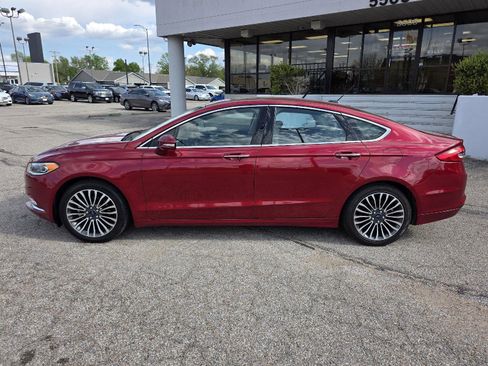 Used 2017 Ford Fusion SE w/ Fusion SE Technology Package FWD image 8