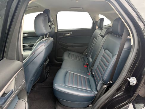 Used 2022 Ford Edge SEL w/ Sport Appearance Package image 16