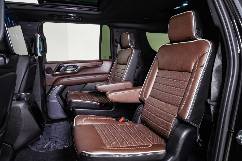 Used 2025 GMC Yukon XL Denali Ultimate w/ LPO, Floor Liner Package AWD/4WD image 20