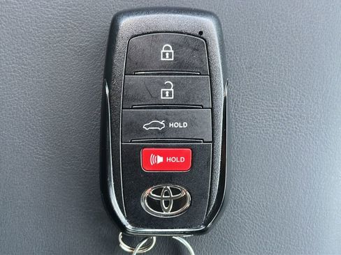 Used 2024 Toyota Crown Platinum AWD/4WD image 27