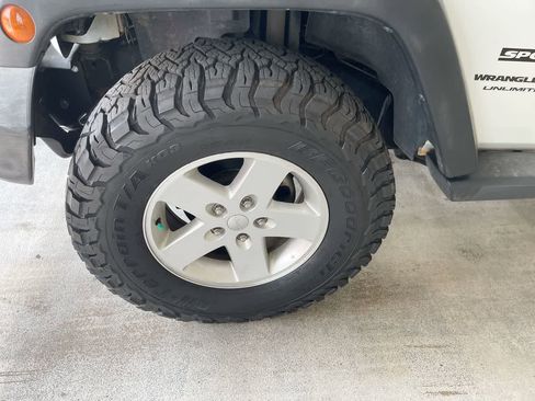 Used 2018 Jeep Wrangler Unlimited Sport S image 10