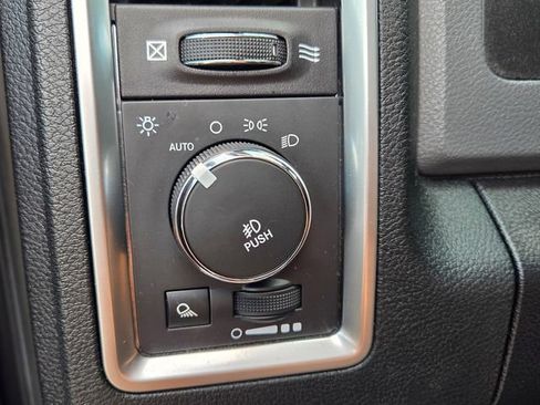 Used 2014 RAM 1500 Big Horn RWD image 28