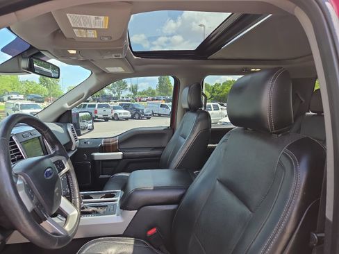 Used 2016 Ford F150 Lariat w/ Equipment Group 502A Luxury AWD/4WD image 9
