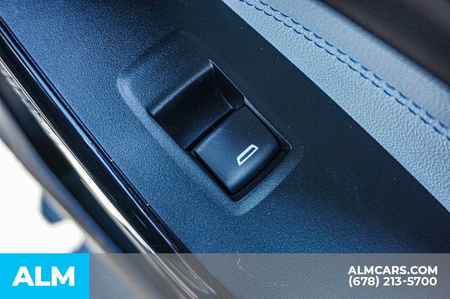 Used 2025 Chevrolet Trax LT FWD image 50
