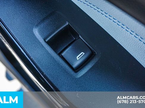 Used 2025 Chevrolet Trax LT FWD image 50