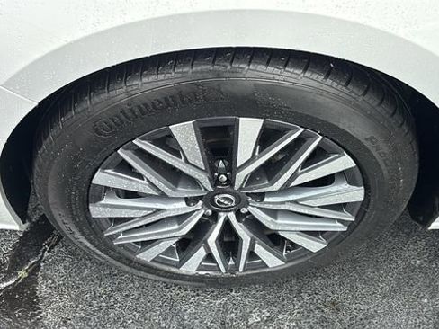 Used 2025 Nissan Altima 2.5 SV FWD image 35