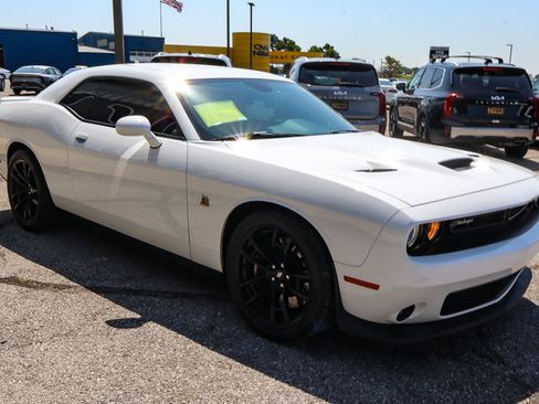 Used 2021 Dodge Challenger R/T Scat Pack w/ Dynamics Package RWD image 3
