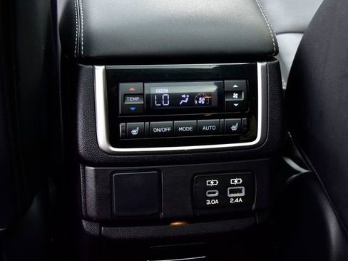 Used 2023 Subaru Ascent Limited w/ Technology Package AWD/4WD image 18