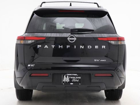 Used 2024 Nissan Pathfinder SV image 7