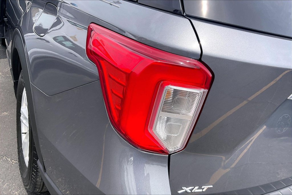 Used 2021 Ford Explorer XLT RWD image 30