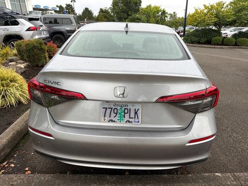 Used 2023 Honda Civic EX image 5
