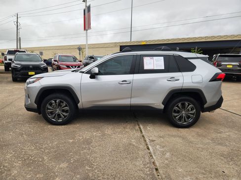 Used 2024 Toyota RAV4 XLE Premium AWD/4WD image 4