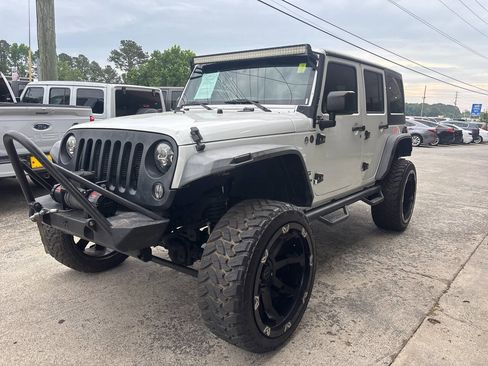 Used 2015 Jeep Wrangler Unlimited Sport w/ Quick Order Package 24S AWD/4WD image 2