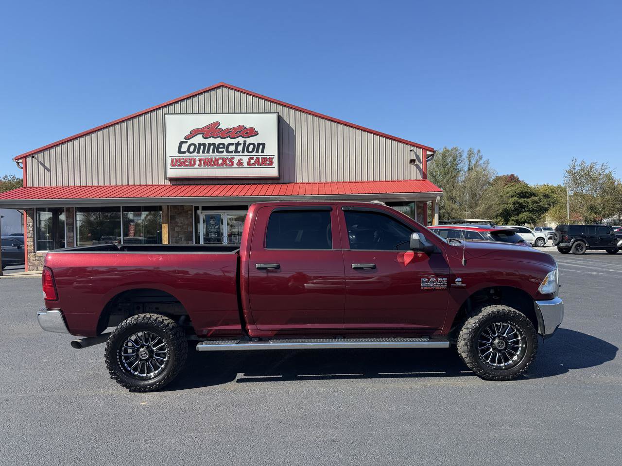 Used 2018 RAM 2500 Tradesman w/ Chrome Appearance Group AWD/4WD image 3