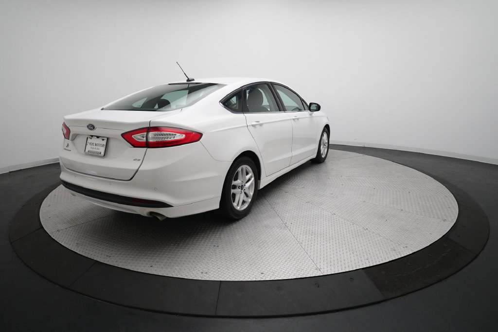 Used 2016 Ford Fusion SE FWD image 34