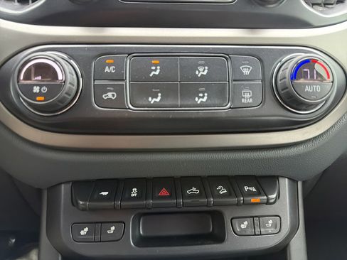 Used 2020 Chevrolet Colorado Z71 AWD/4WD image 22