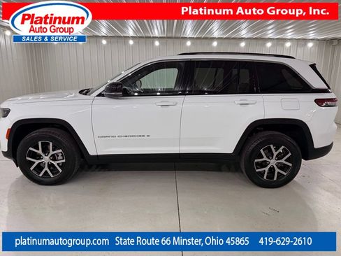 Used 2023 Jeep Grand Cherokee Limited AWD/4WD image 2