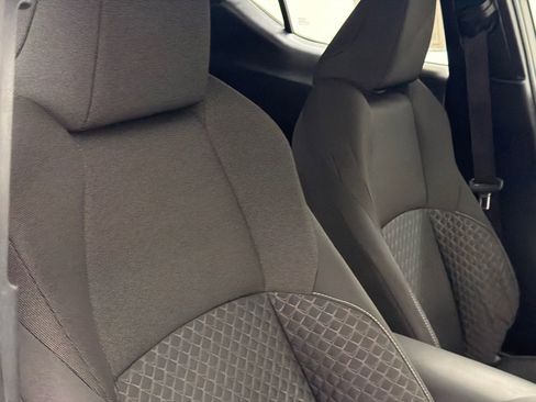 Used 2021 Toyota C-HR LE image 9