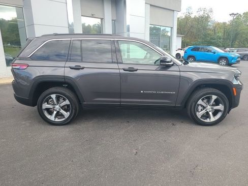 New 2025 Jeep Grand Cherokee Limited w/ Luxury Tech Group II image 6