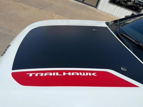 Used 2025 Jeep Compass Trailhawk w/ Trailhawk Elite Group AWD/4WD image 3