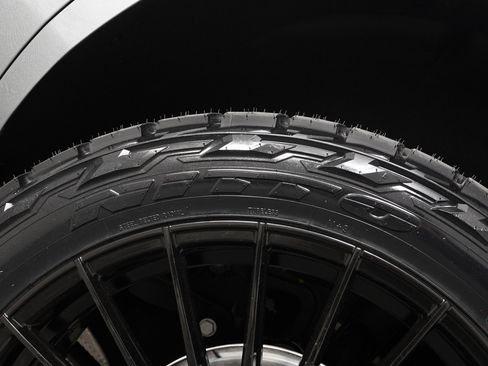 Used 2026 Cadillac Escalade V w/ LPO, ONYX Package image 40