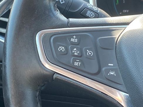 Used 2017 Chevrolet Malibu Hybrid w/ Leather Package FWD image 5