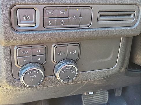 Used 2024 Chevrolet Tahoe Premier image 22