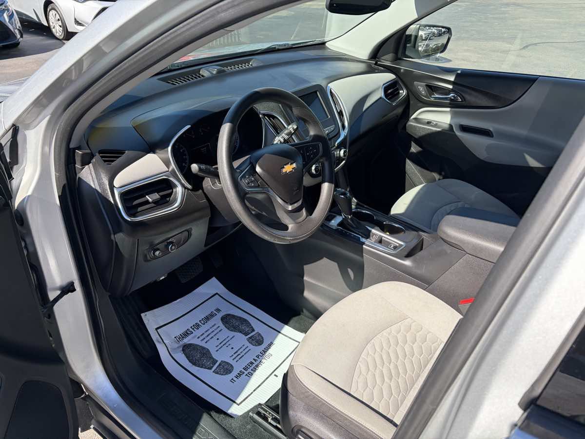 Used 2019 Chevrolet Equinox LS w/ LS Convenience Package AWD/4WD image 9
