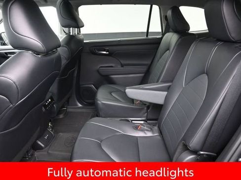 Certified 2026 Toyota Highlander XLE w/ Protection Package #3 (TMS) AWD/4WD image 14