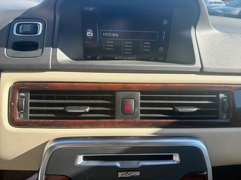 Used 2015 Volvo XC70 3.2 Platinum image 26