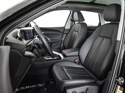 Certified 2025 Audi Q5 Premium w/ Premium Plus AWD/4WD image 17