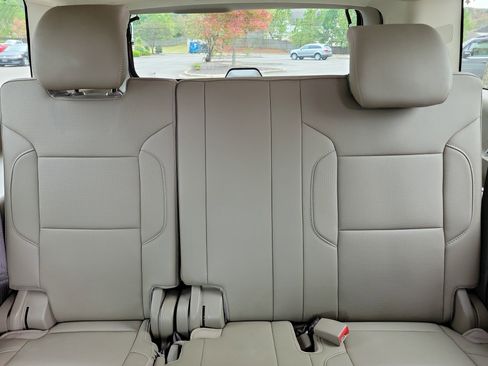 Used 2020 Chevrolet Suburban Premier image 8