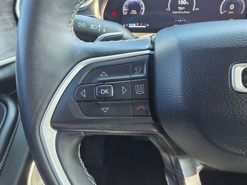 Used 2022 Jeep Grand Cherokee L Limited w/ Black Appearance Package image 17