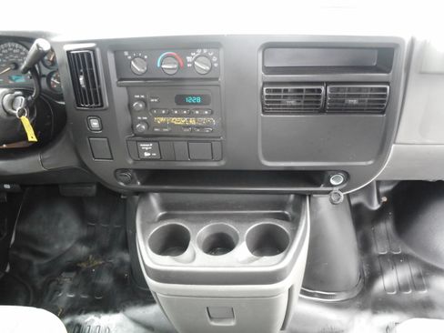 Used 2007 Chevrolet Express 2500 RWD image 24