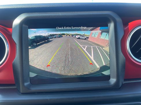Used 2022 Jeep Wrangler Rubicon AWD/4WD image 17