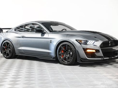 Used 2020 Ford Mustang Shelby GT500 w/ Carbon Fiber Track Pack RWD image 4