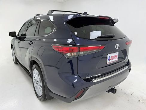 Used 2021 Toyota Highlander Limited FWD image 38