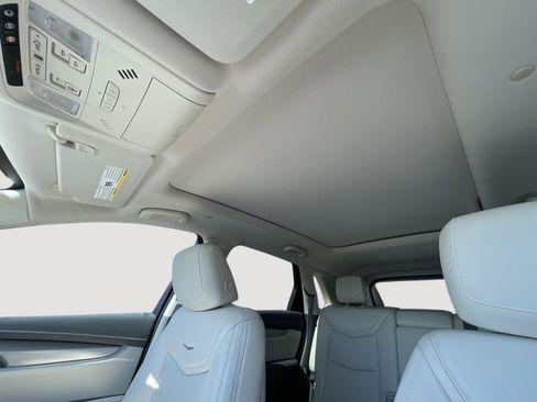 Used 2019 Cadillac XT5 Luxury FWD image 4