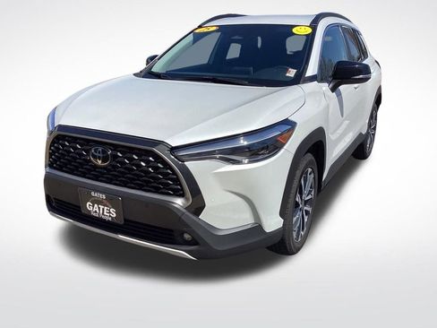Used 2025 Toyota Corolla Cross XLE FWD image 5