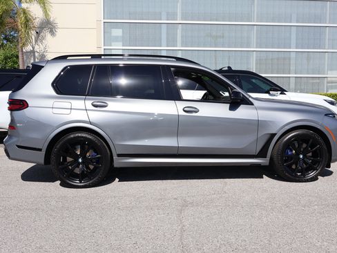 Used 2025 BMW X7 M60i w/ Climate Comfort Package AWD/4WD image 11