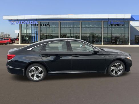 Used 2018 Honda Accord EX image 5