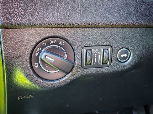 Used 2016 Chrysler 300 Limited image 14