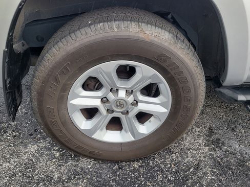 Certified 2022 Toyota 4Runner SR5 Premium image 9