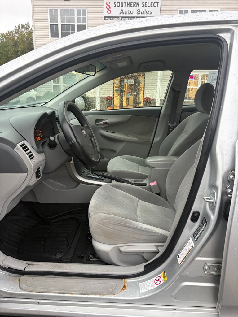 Used 2009 Toyota Corolla LE w/ All Weather Guard Pkg FWD image 9